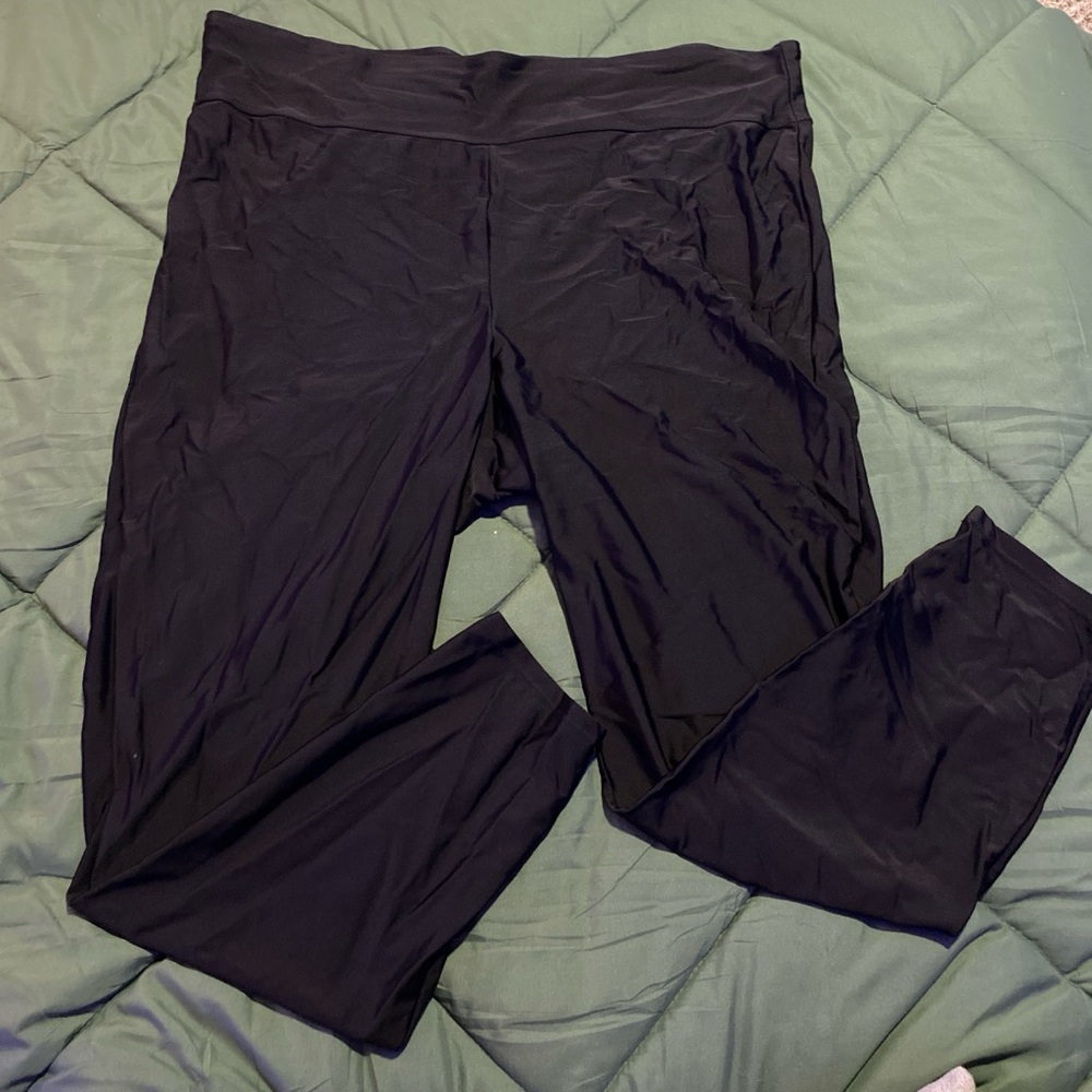 Black capri leggings